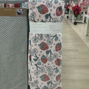 Strawberry and Daisy Plush Throw Blanket